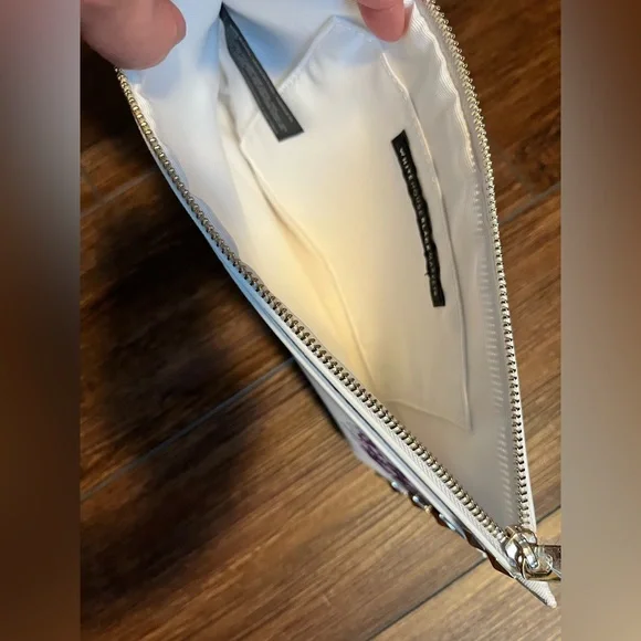 NWOT White House Black Market large wristlet/envelope clutch. - Picture 4 of 9